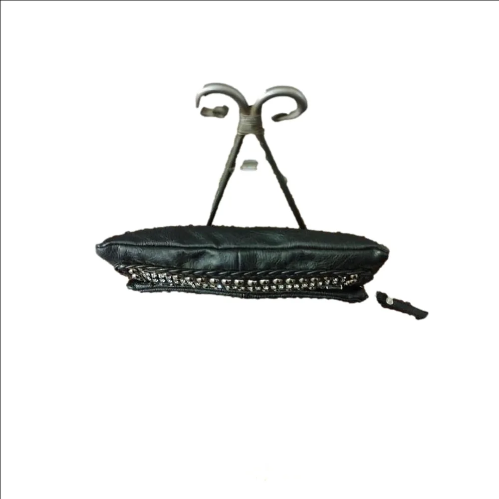 Cach'e Wristlet/Wallet - Picture 4 of 8